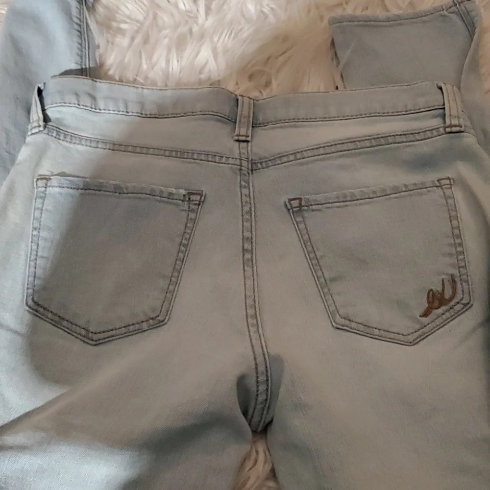**Express Girlfriend Ripped Jeans Size 4 Amazing Condition**